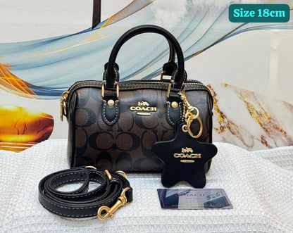 Coach 

Good quality 

with box 
105 dhs🇦🇪🇦🇪

Zain186
♥️♥️♥️