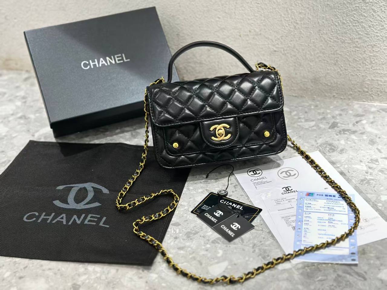 Chanel

with box
🎁🎁🎁

95 dhs🪙🌨️

Zain143
♥️♥️♥️