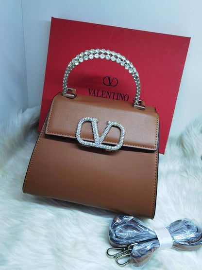 🎊Big Offer 🎉
💎Valentino V Sling
1⃣️First quality 
Size : 26 *19 cm
Offer price 
75 dhs🪙🌺
with box 🎁

Limit Stock

Zain115
♥️♥️♥️