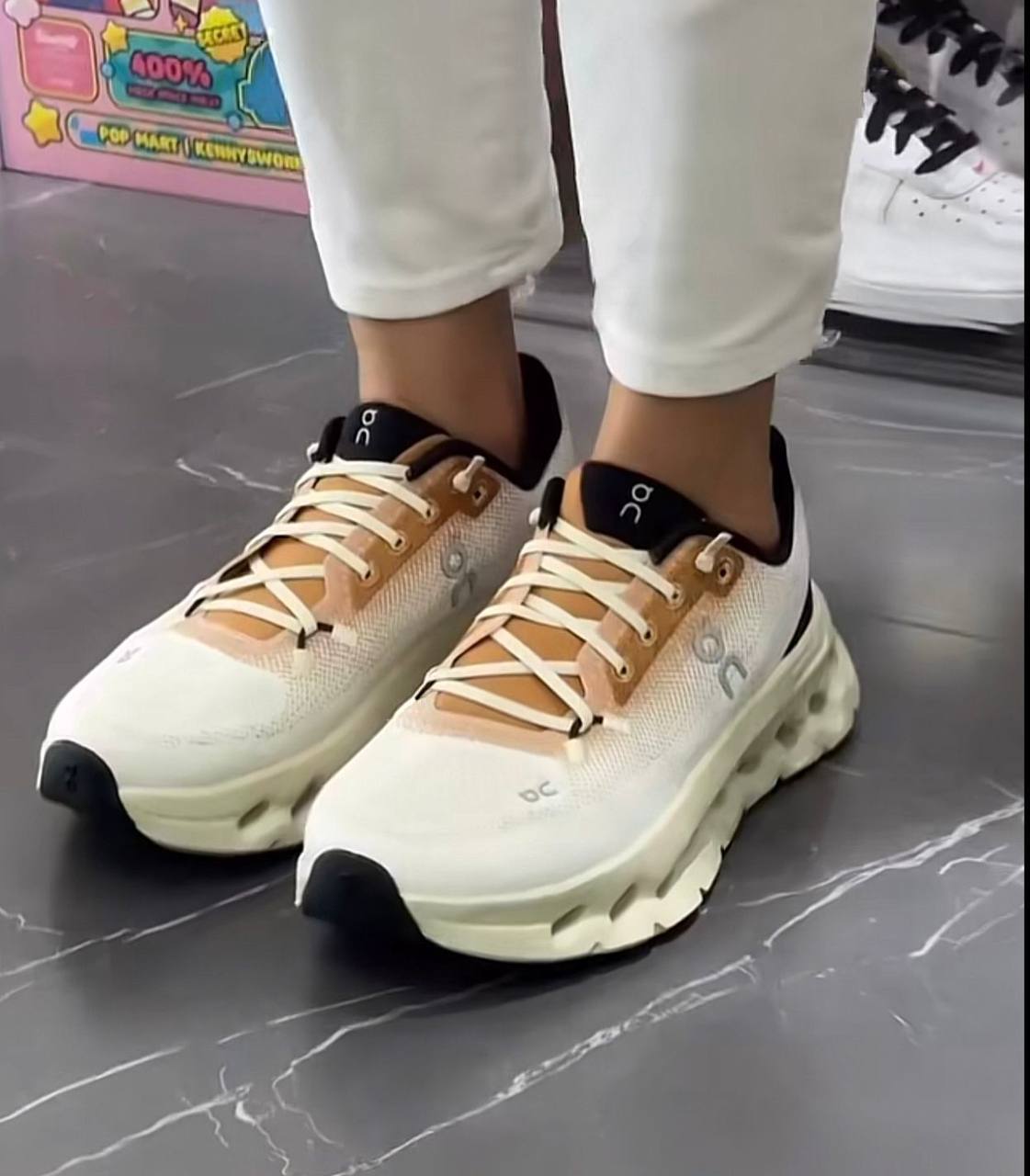 On Cloudtilt “pearl / lce” and “lvory/Almond” , 36 to 45 , 
220 dhs🪙🌨️

Zain196
♥️♥️♥️