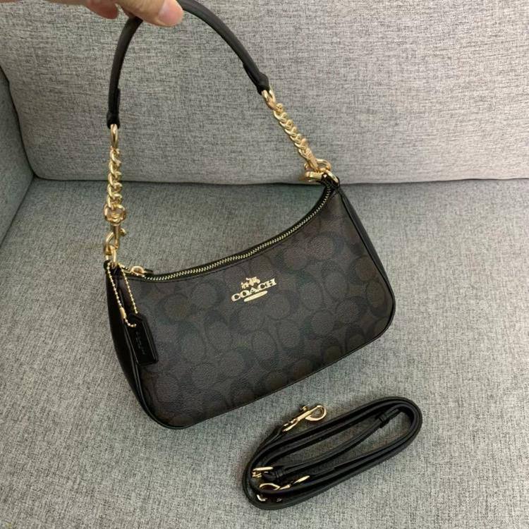 Coach
Best quality 

with box’s 
🎁🎁🎁

95 dhs🪙🖤
size 22cm

Zain158
♥️♥️♥️