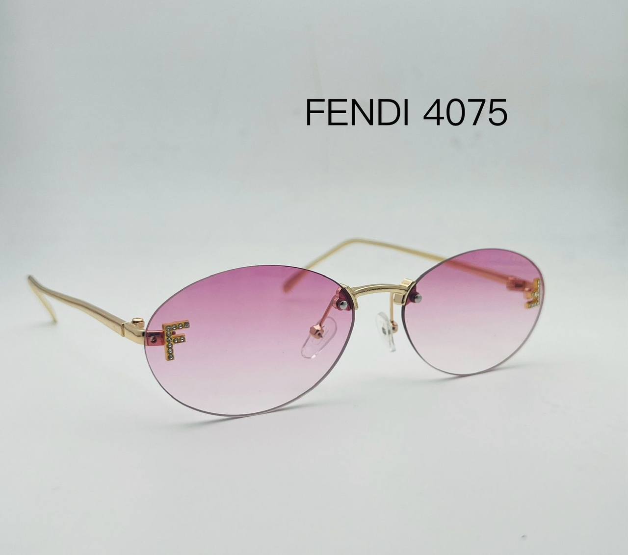 FENDl 💥
Sunglasses 🕶️ 
Good quality 💯 
Master box 🗃️ 
50 dhs💓

Zain273
♥️♥️♥️