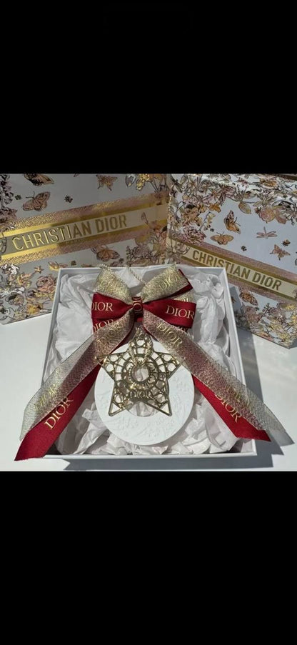 Dior Master quality car hanger with fragrance spray stone 
45 dhs✅

Zain243
♥️♥️♥️