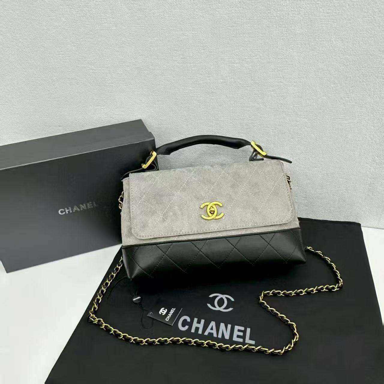 🍁 Chanel 25A
1⃣️ First quality +🎁
Size : 29 * 18 * 8 cm
95 dhs🇦🇪
with box🎁

Zain115
♥️♥️♥️