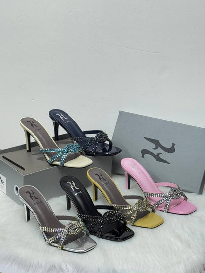 Gina
Size36….41
115 dhs❤️

Zain21
♥️♥️♥️