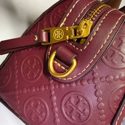 TORY BURCH 

NEW CAME 

WITH BOX  
🎁🎁🎁

90 dhs🪙💕
SIZE: 18cm

Zain39
♥️♥️♥️