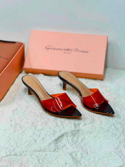 Gianvito Rossi
💯high quality
Size 36-37-38-39-40-41

110 dhs✅

Zain86
♥️♥️♥️