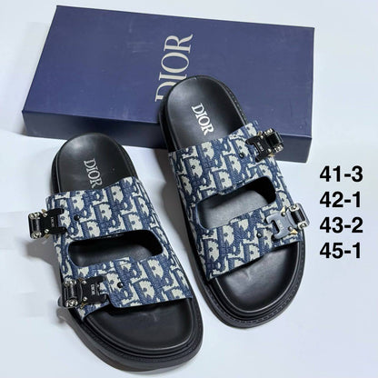 DIOR SLIPPER
GOOD QUALITY👌
105 dhs💓

Zain40
♥️♥️♥️