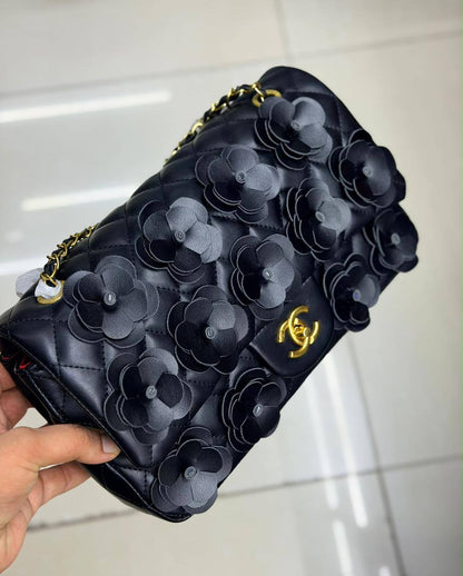 Chanel

120 dhs

Zain175
♥️♥️♥️