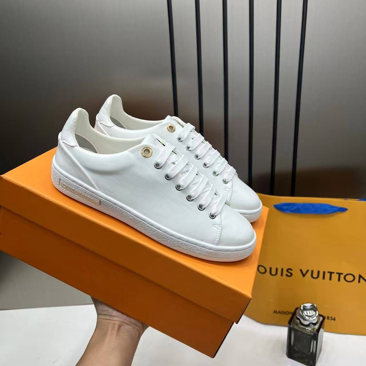 LV SHOES
GOOD QUALITY 
135 dhs💓
Size 36 TO 41

Zain40
♥️♥️♥️