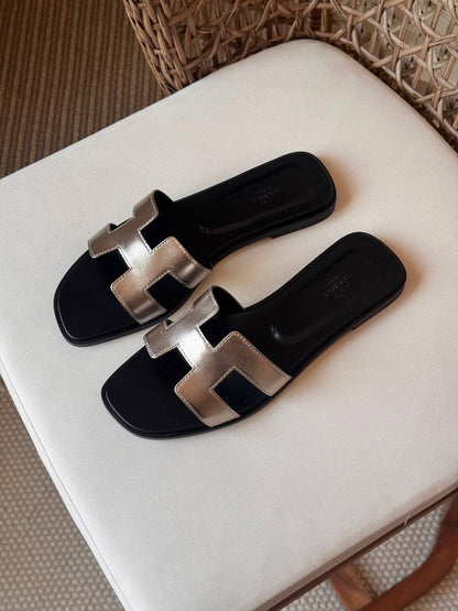 🩶✨  HERMES  ✨🩶
🤩 Available New Arrival 🤩
😍😍 Super Master Quality 😍😍
👠 Size: 36 to 41
💎 Premium Quality
450 dhs✅

Zain198
♥️♥️♥️