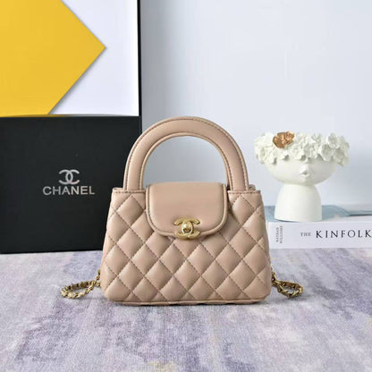 Chanel
100 dhs🇦🇪🇦🇪

Zain143
♥️♥️♥️