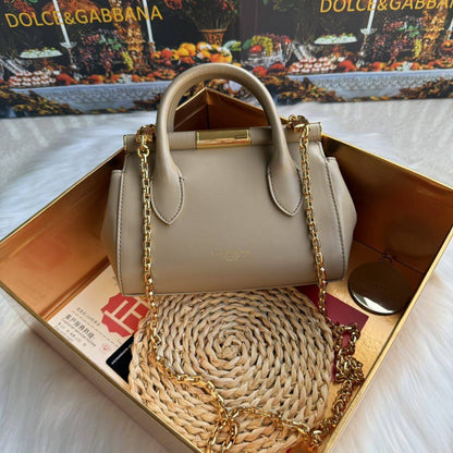 D&G
Super Master Quality
AAA+
For Price 👇 WTSP Text Zain 0568585901
0507557372
0544061607

Zain274
♥️♥️♥️