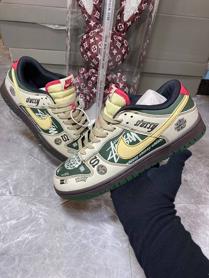 Nike Dunk Low Stussy Beemer
40-45 AVAILABLE 🤩
220 dhs🪙💕

Zain242
♥️♥️♥️