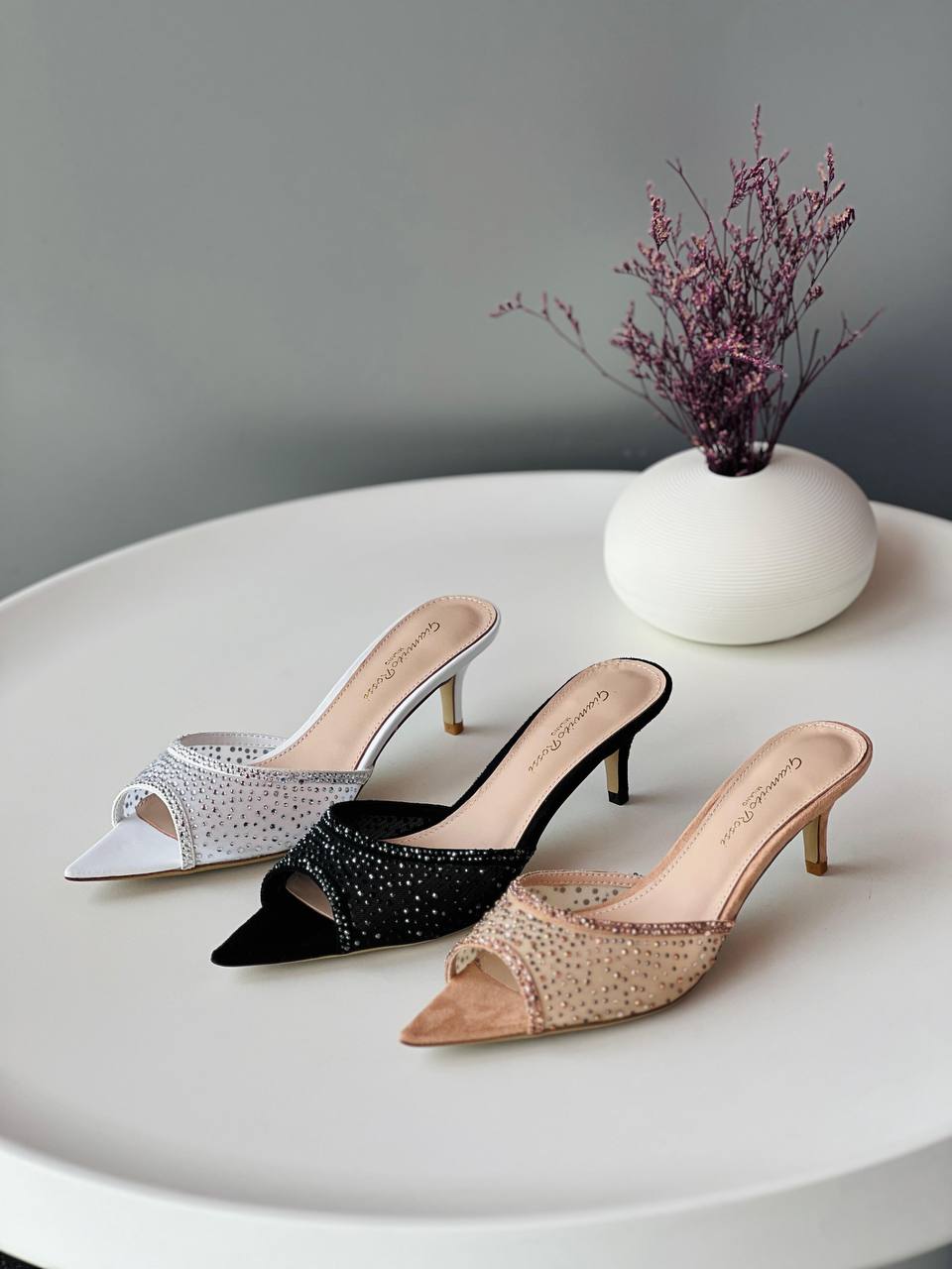 Gianvitto Rossi🌹
Size 36_41
Super high quality* 
450 dhs🪙🌨️

Zain176
♥️♥️♥️
