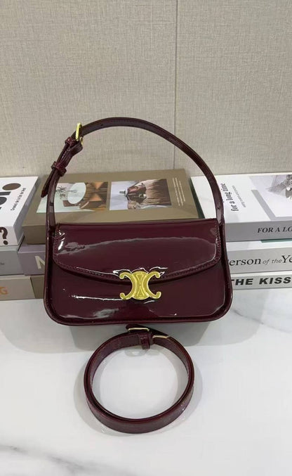 CELINE  
Best quality 

with box’s 
🎁🎁🎁

100 dhs✅
size 23CM

Zain290
♥️♥️♥️