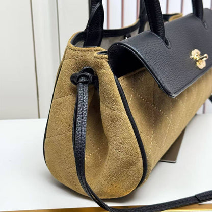 CHANEL 
MASTER QUALITY
325 dhs🇦🇪🇦🇪

Zain39
♥️♥️♥️