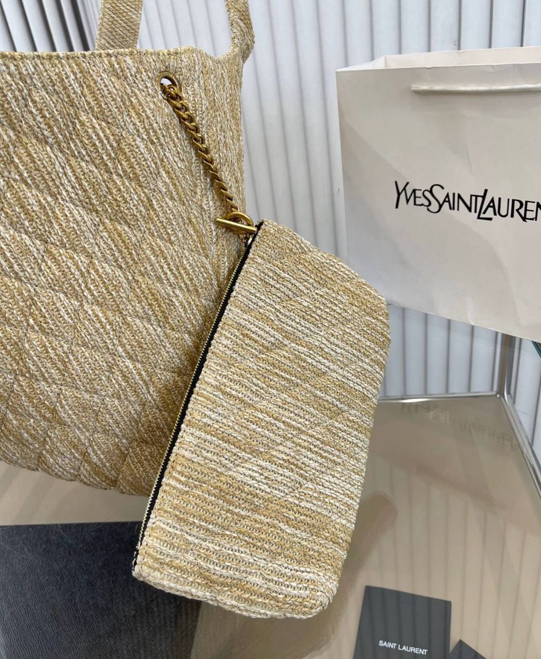 YSL 
COPY ONE NEW CAME 
170 dhs🇦🇪

Zain39
♥️♥️♥️