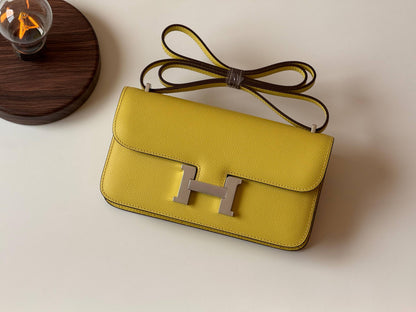 Hermes 
cosntance 23cm 💕master quality😍with box❤️
340 dhs🪙🌨️

Zain52
♥️♥️♥️