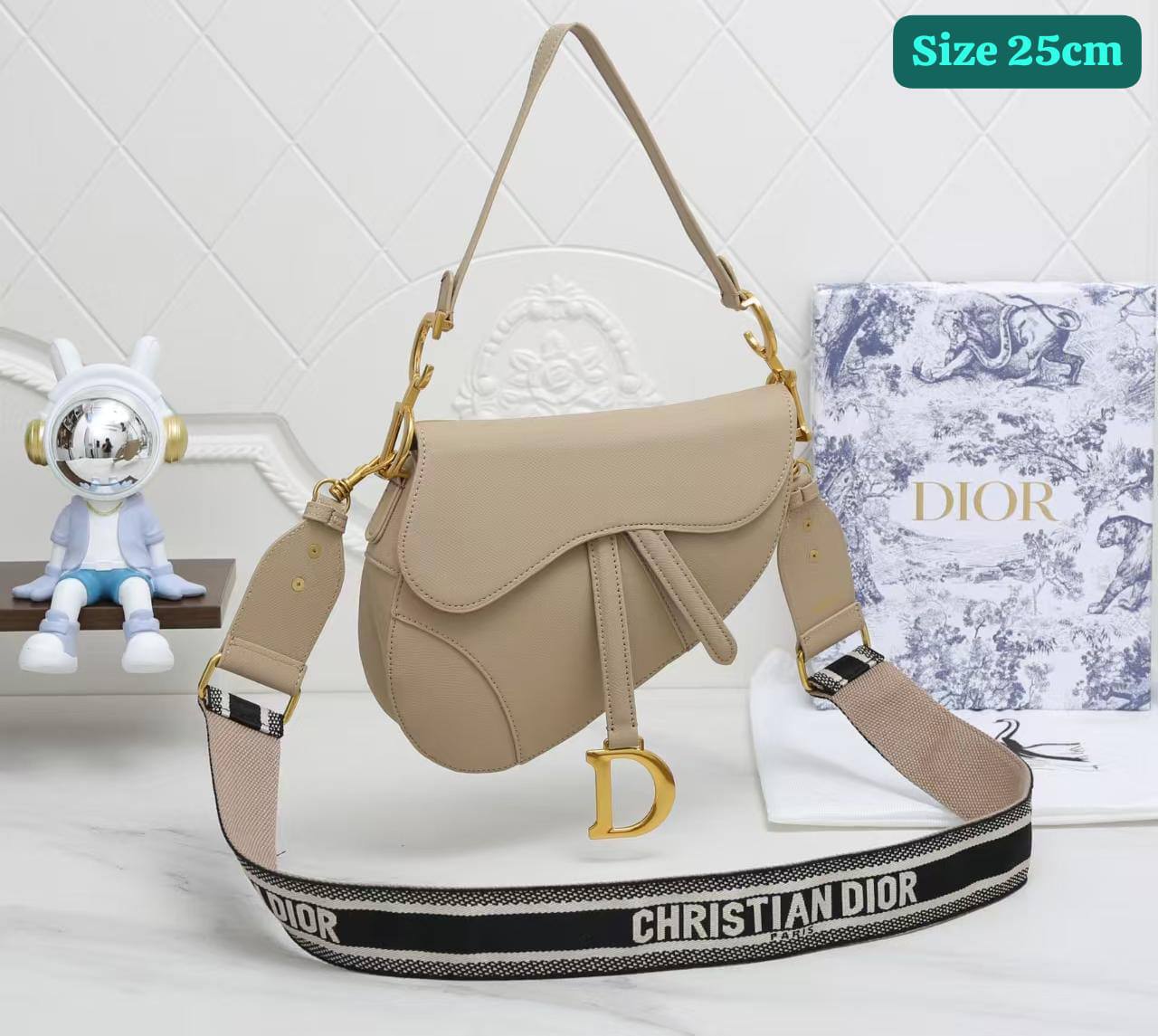 Dior
Good quality 
with box 
110 dhs✅

Zain186
♥️♥️♥️
