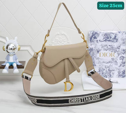 Dior
Good quality 
with box 
110 dhs✅

Zain186
♥️♥️♥️