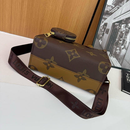 LV
25*20*11cm

80 dhs🪙🖤

Zain17
♥️♥️♥️