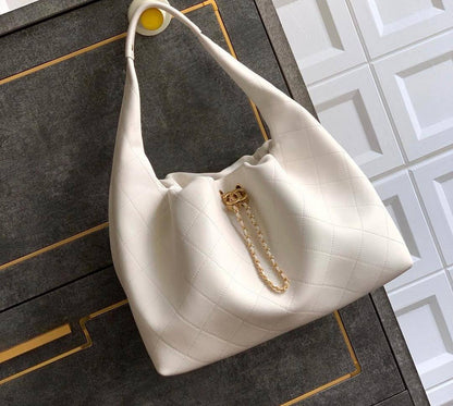 Chanel
130 dhs❤️
size 30cm
High quality
New model

Zain26
♥️♥️♥️