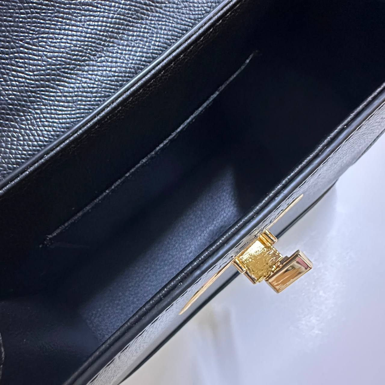 MOYNAT 
GOOD QUALITY WITH BOX 
110 DHS🇦🇪🇦🇪

Zain295
♥️♥️♥️
