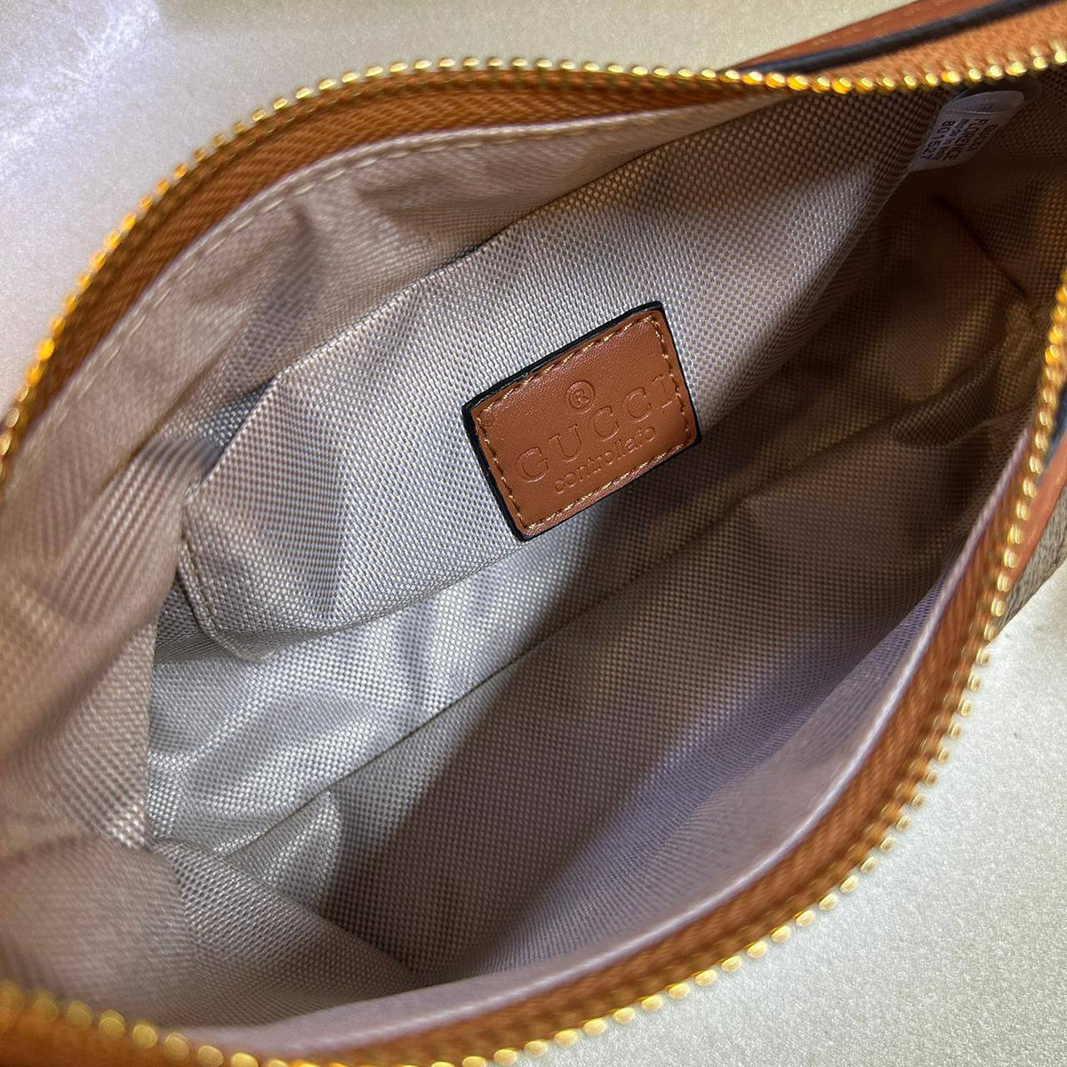 GUCCI 

NEW CAME 
GOOD QUALITY 

WITH BOX 
90 dhs🇦🇪🇦🇪

Zain295
Zain17
♥️♥️♥️