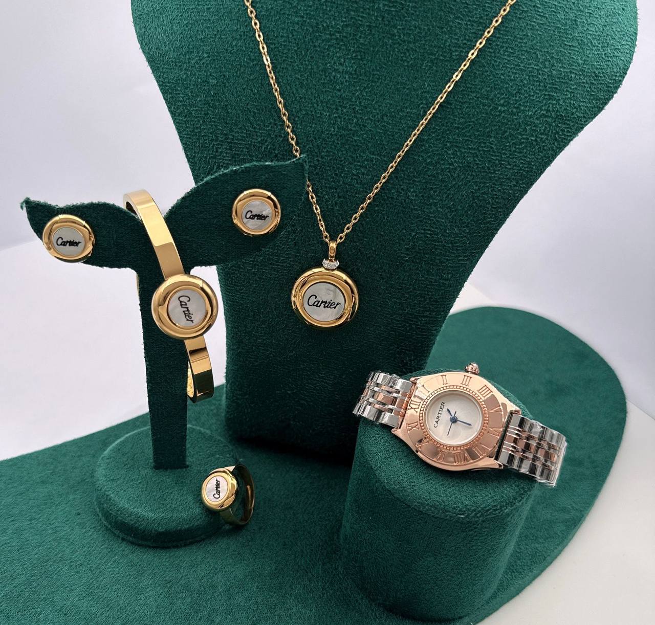 Accessories Set

With box 
🎁🎁🎁

90 dhs🪙💚

Zain45
♥️♥️♥️
