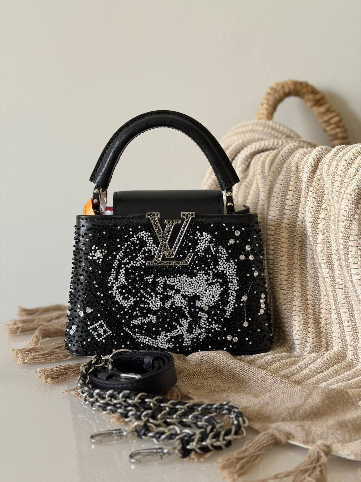 Lv capucines
Size:21 cm 
Super master quality aaa

For Price 👇 WhatsApp✅
0568585901 
0507557372
0552275751 Owner Zain 👌

Zain315
♥️♥️♥️