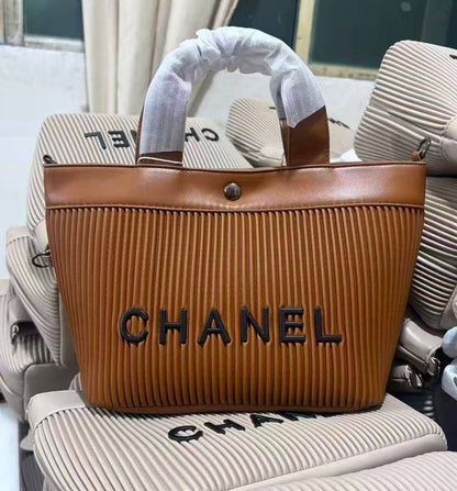 Chanel  

100 dhs🌺

Good quality 

Zain253
♥️♥️♥️