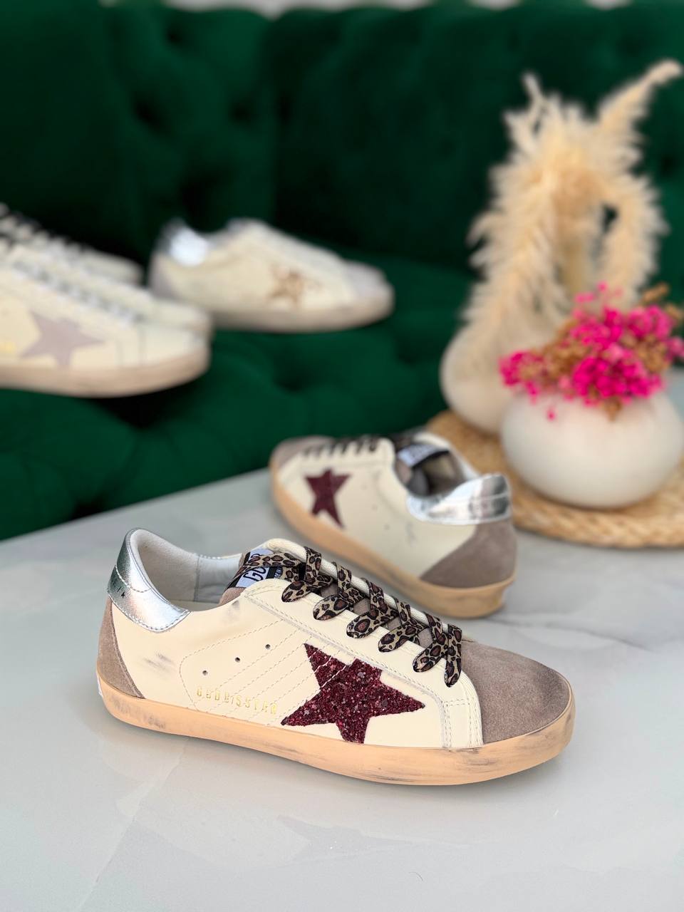 Golden goose
Vip quality 
Size:36 to 41
450 dhs🇦🇪🇦🇪

Zain113
♥️♥️♥️