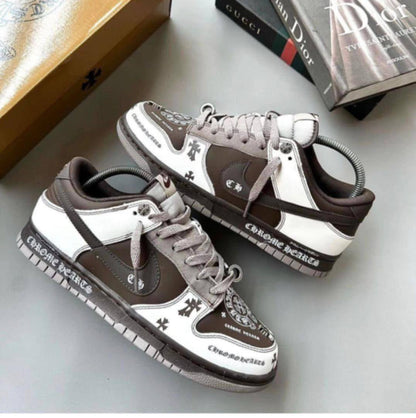 Nike Dunks SB X Chrome Hearts⛓️☦️
36-45 AVAILABLE🤩
240 dhs✅

Zain242
♥️♥️♥️