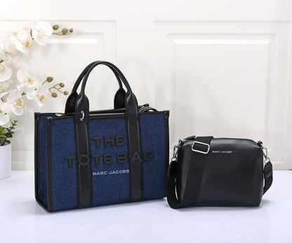 MARC JACOBS 

THE TOTE BAG 

NEW CAME GOOD QUALITY 
115 dhs🪙🌨️

Zain39
♥️♥️♥️