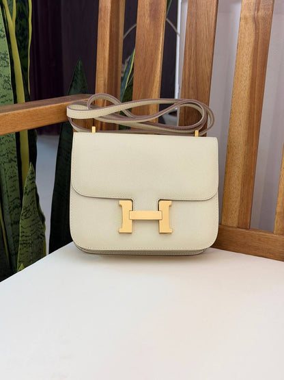 HERMES 
Super Master Quality ⚡️
With Mirror🪞
Original Packing 🎁
Size 18CM📏
For Price 👇 WhatsApp✅
0568585901 
0507557372
0552275751 Owner Zain 👌

Zain321
♥️♥️♥️