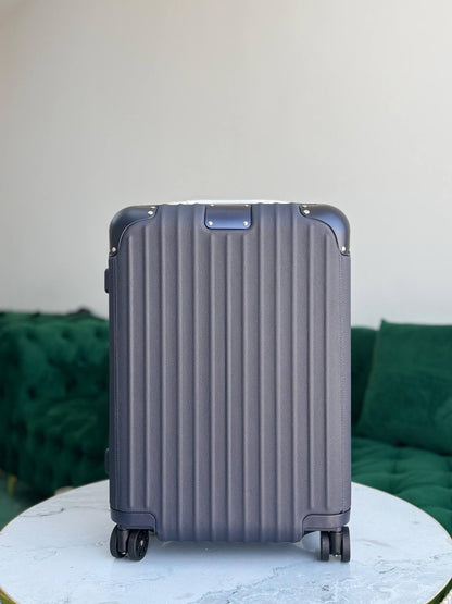 Rimowa full leather 💥💎
Size: cabin 💥
Available super master quality 💎✨
For Price 👇 WhatsApp✅
0568585901 
0507557372
0552275751 Owner Zain 👌

Zain283
♥️♥️♥️