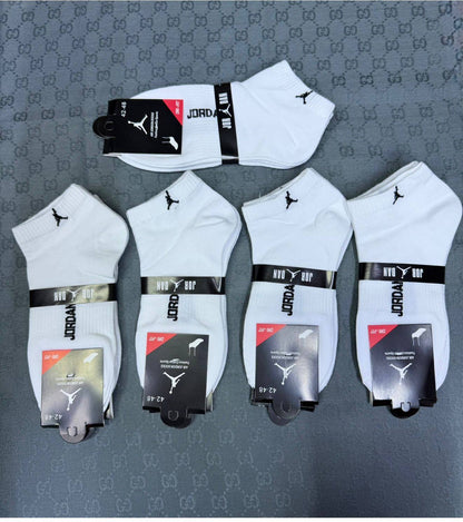 Socks
One packet
30 dhs🌺

Zain93
♥️♥️♥️