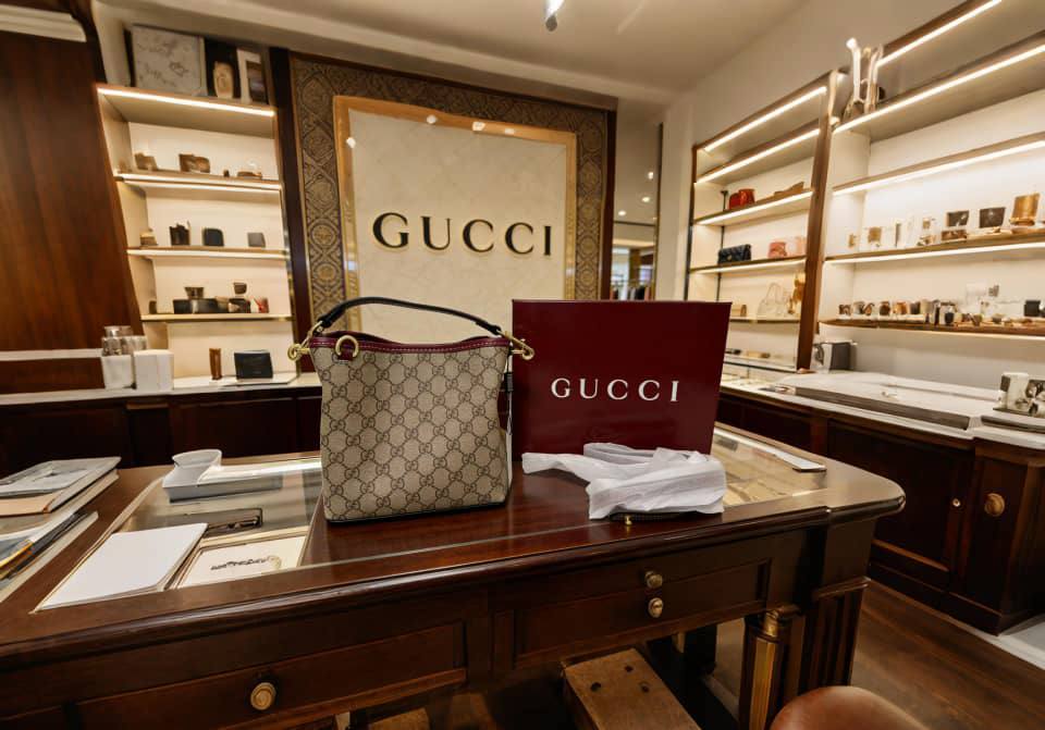 Gucci
100 dhs🇦🇪
with box
🎁🎁🎁

Size:19/18/11
Cucci
Brown  wine black

Zain07
♥️♥️♥️