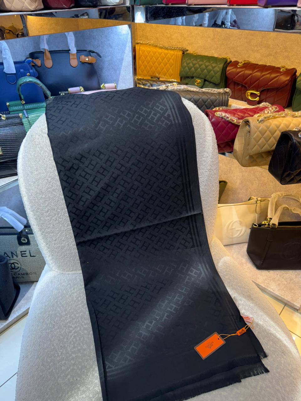 New
Cotton scarf 
45 dhs🪙🌨️

Zain93
♥️♥️♥️