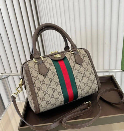 GUCCI 

NEW CAME 

GOOD QUALITY 

100 dhs🇦🇪🇦🇪
Zain39
♥️♥️♥️