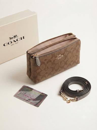NEW CAME
COACH WALLET 
DUBBLE ZIPPER 
GOOD QUALITY 
50 dhs🇦🇪🇦🇪

Zain40
♥️♥️♥️