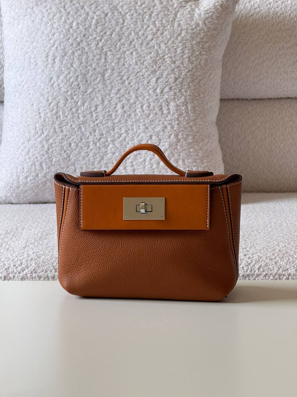 Hermes
Master

380 dhs✅

with box
🎁🎁🎁

Zain52
♥️♥️♥️