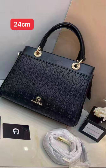 Aigner 
24cm 
110 dhs🇦🇪🇦🇪

Zain168
♥️♥️♥️