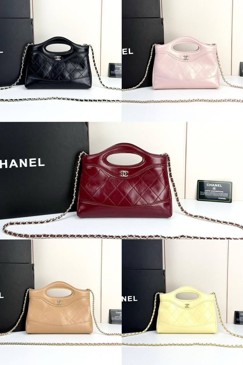 Chanel
Master
250 dhs🇦🇪
#20cm
#with box💕💕🥳

Zain228
♥️♥️♥️