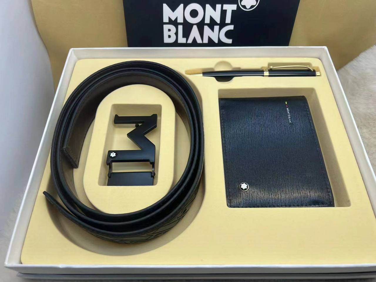 NEW CAME 
BELT, PEN, WALLET SET 
90 dhs🪙💕

WITHBOX
🎁🎁🎁

Zain40
♥️♥️♥️