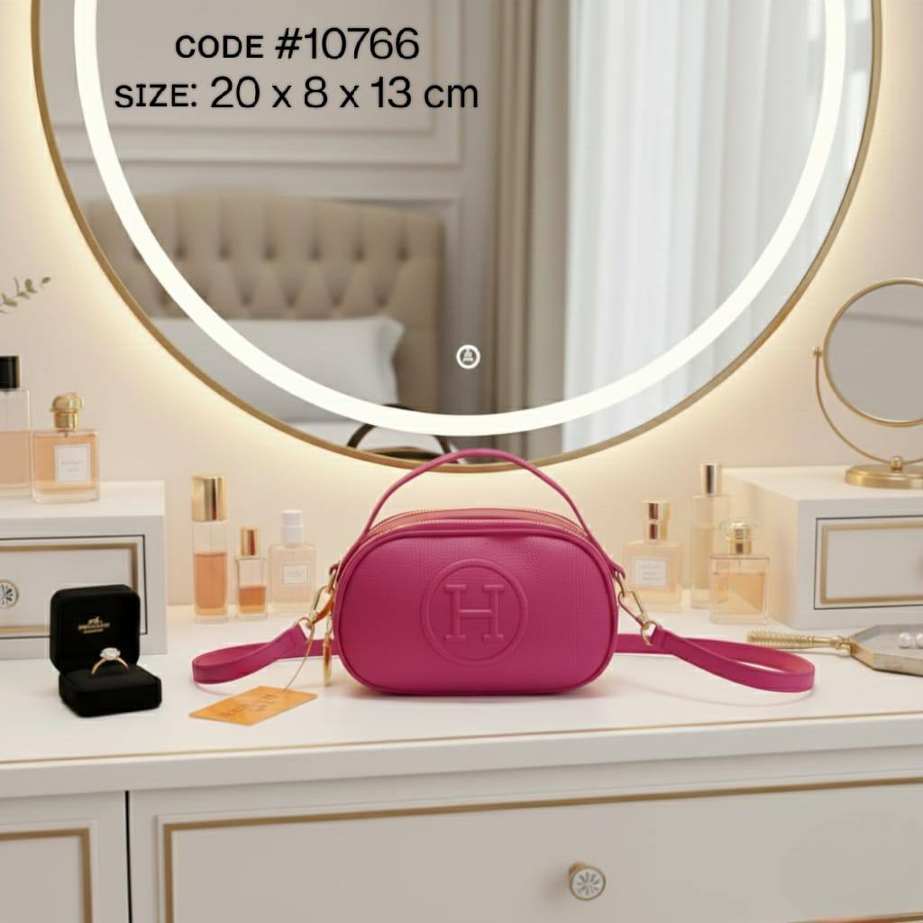 HERMES ᴄᴀᴍᴇʀᴀ ʙᴀɢ
ᴅᴏᴜʙʟᴇ ᴢɪᴘᴘᴇʀ ʜᴀɴᴅʙᴀɢ
ᴍᴀᴛᴛᴇ sᴏғᴛ ʟᴇᴀᴛʜᴇʀ ᴍᴀᴛᴇʀɪᴀʟ
ɢᴏʟᴅ ʜᴀʀᴅᴡᴀʀᴇ
ᴡɪᴛʜ ʟᴏɴɢ ʙᴇʟᴛ sᴛʀᴀᴘ
sɪᴢᴇ : 20 cm
ᴡɪᴛʜ BOX
🎁🎁🎁

70 dhs❣️

Zain31
♥️♥️♥️