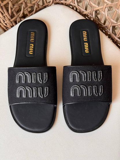 Miu Miu
✨ Collection
👠 36–41
💎 Premium Quality
🔥 Super Master
450 dhs🇦🇪🇦🇪

Zain198
♥️♥️♥️