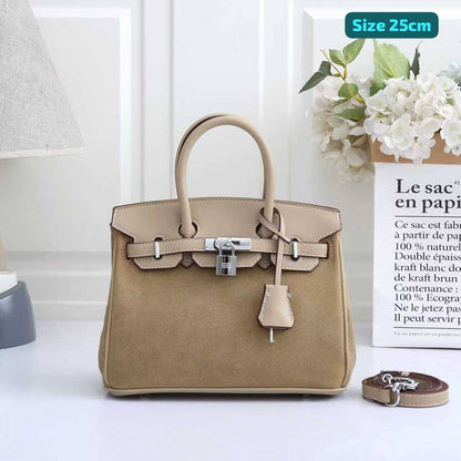 Hermes
Good quality 

with box 
🎁🎁🎁

120 dhs🪙🌨️

Zain186
♥️♥️♥️
