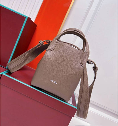Loropiana

115 dhs

With box

Zain39

♥️♥️♥️